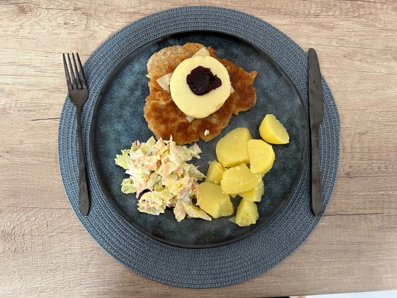 Schab z ananasem, serem żółtym i żurawiną