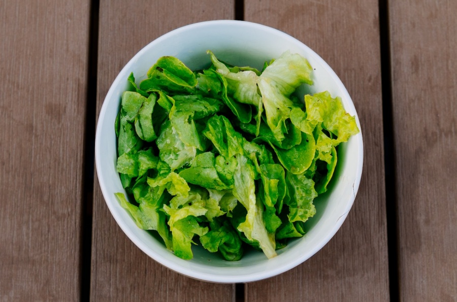 Dlaczego warto jeść sałatę rzymską?